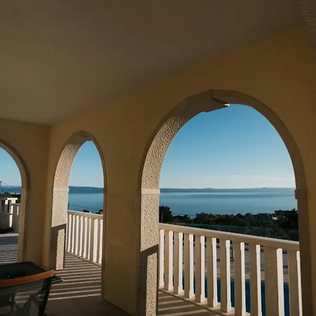 Hills Apartment Makarska