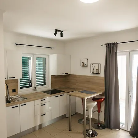 Hills Apartment *