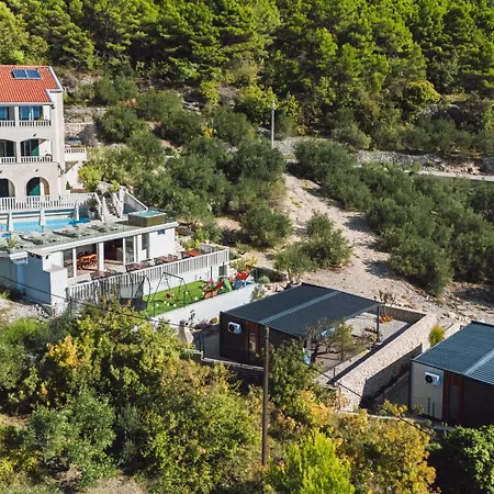 Hills Apartment Makarska